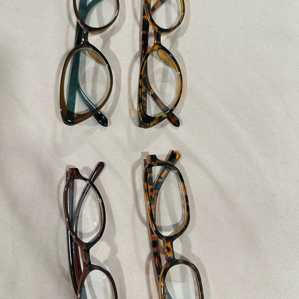 Stylish Tortoiseshell and Brown Glasses Set